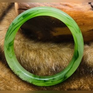 Glass Bangle Bracelet Made to Resemble Jadeite Sz 7.25 EUC